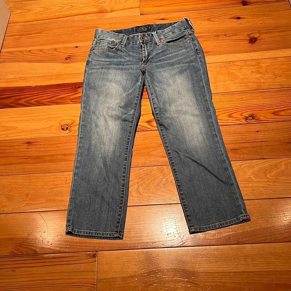 Women’s Lucky Capri jeans.